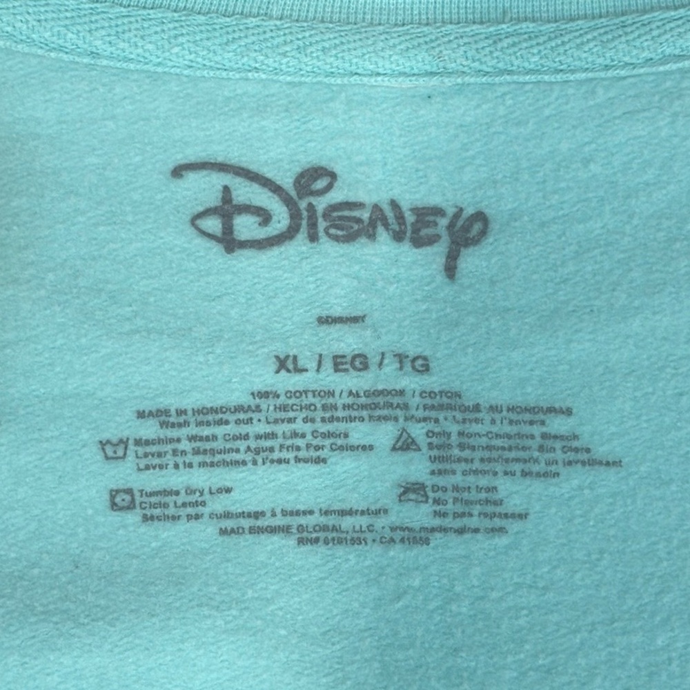 Disney Exclusive Aristocats Marie Portrait Pullover Crewneck Spirit Shirt XL EUC - Picture 9 of 10